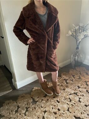 Glam Vine & Valley Faux Fur Long Coat Size M